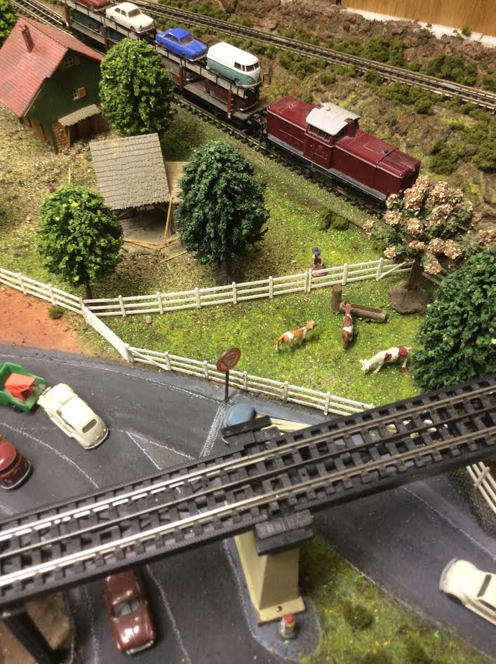 Hans’ HO tri-express model railroad Model railway layouts plans