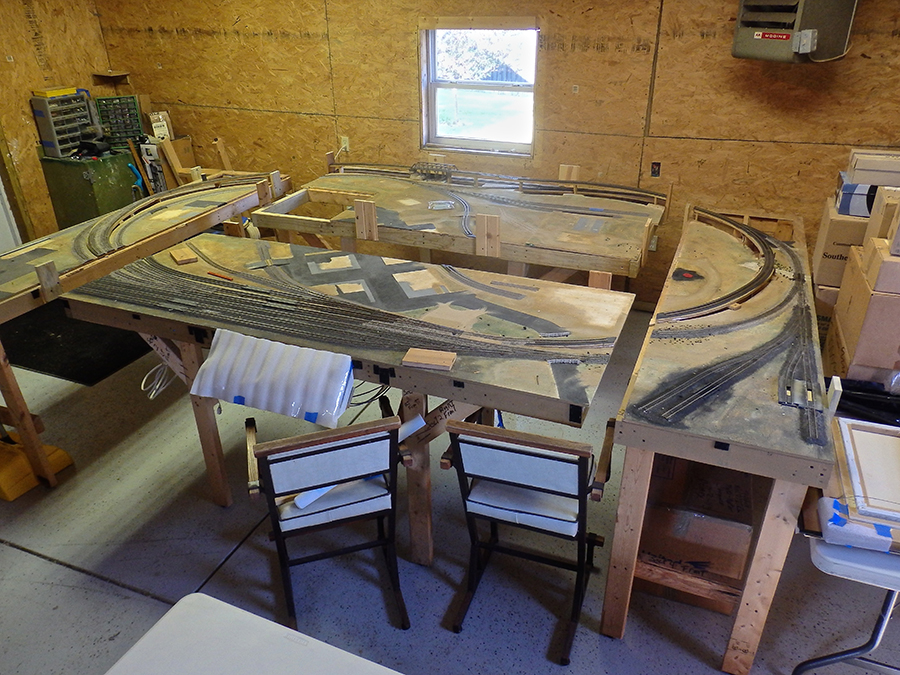 HO scale layout bench