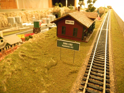 model train hut