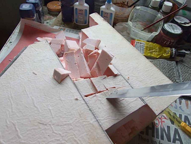 Make a train tunnel out of styrofoam Model railroad layouts