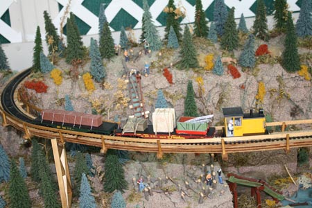 raised track 5 trains plywood base