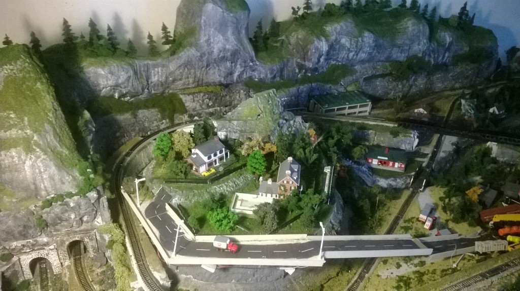 N scale tunnel