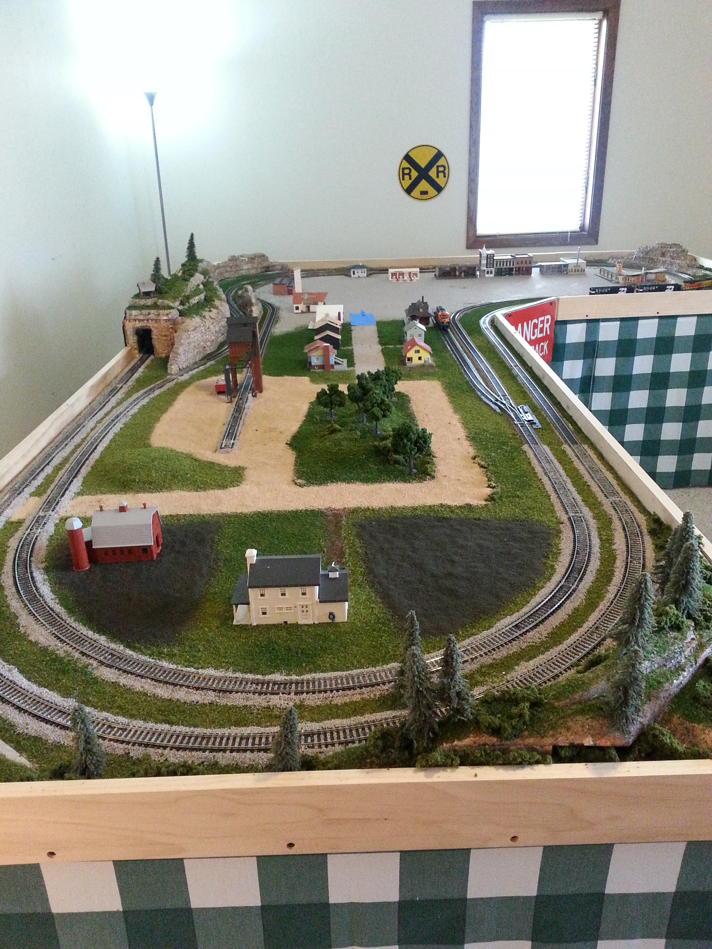 Tom makes a start - Model railroad layouts plansModel railroad layouts plans
