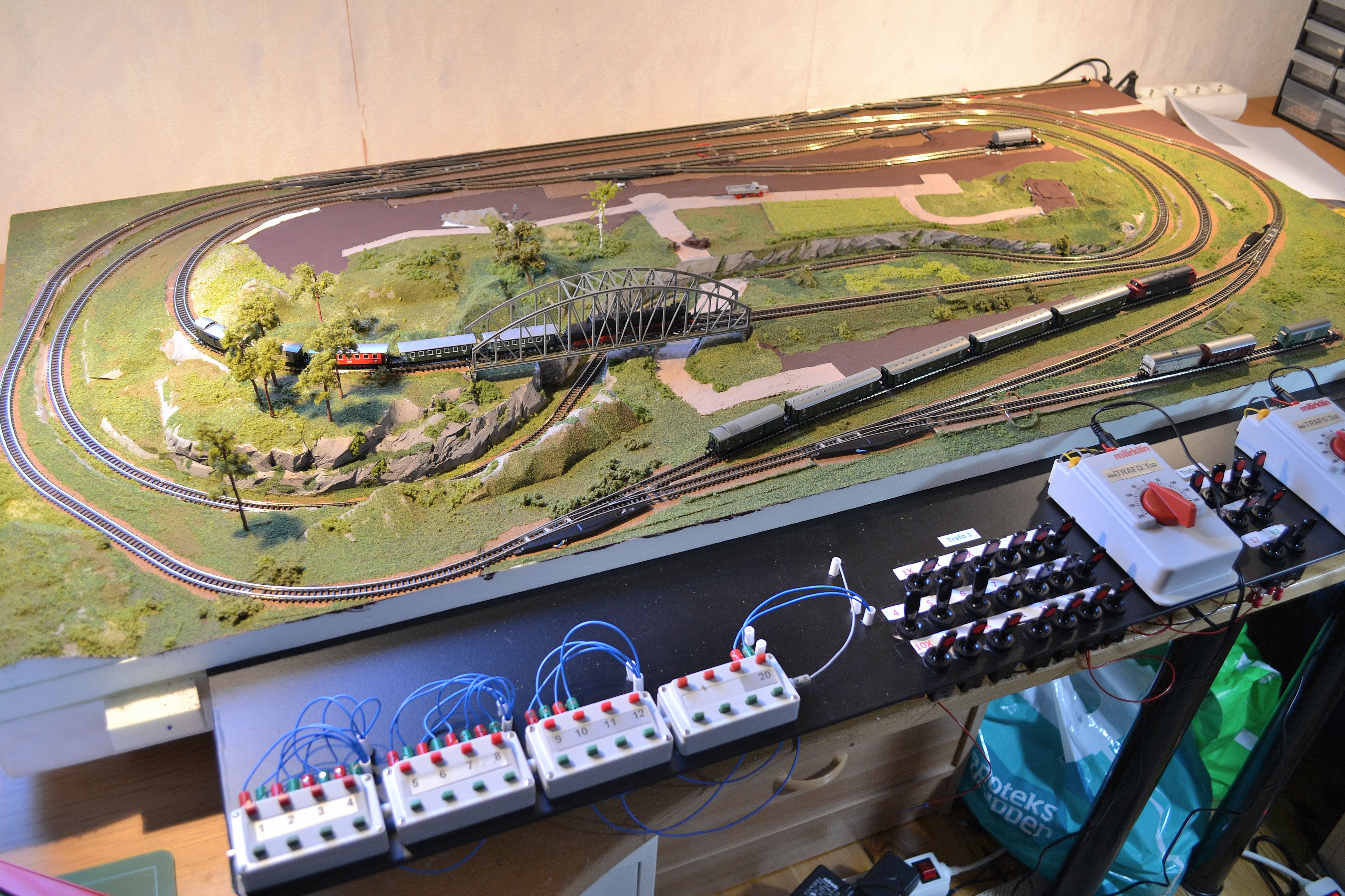 Georg's wonderful Z layout - Model railroad layouts plansModel railroad ...