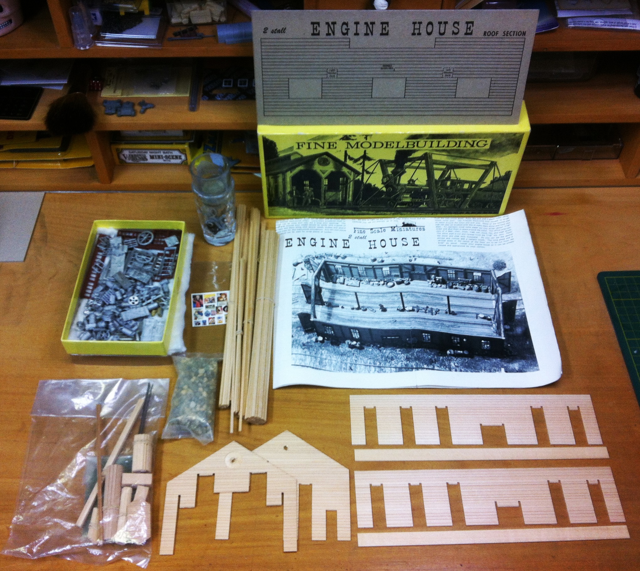 HO scale engine house kit