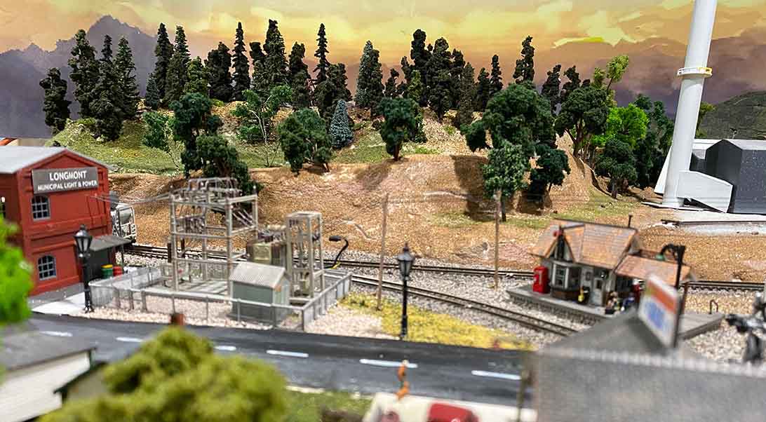 how to start a model train layout
