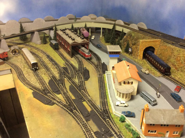 Trix HO scale layout - Model railroad layouts plansModel railroad ...