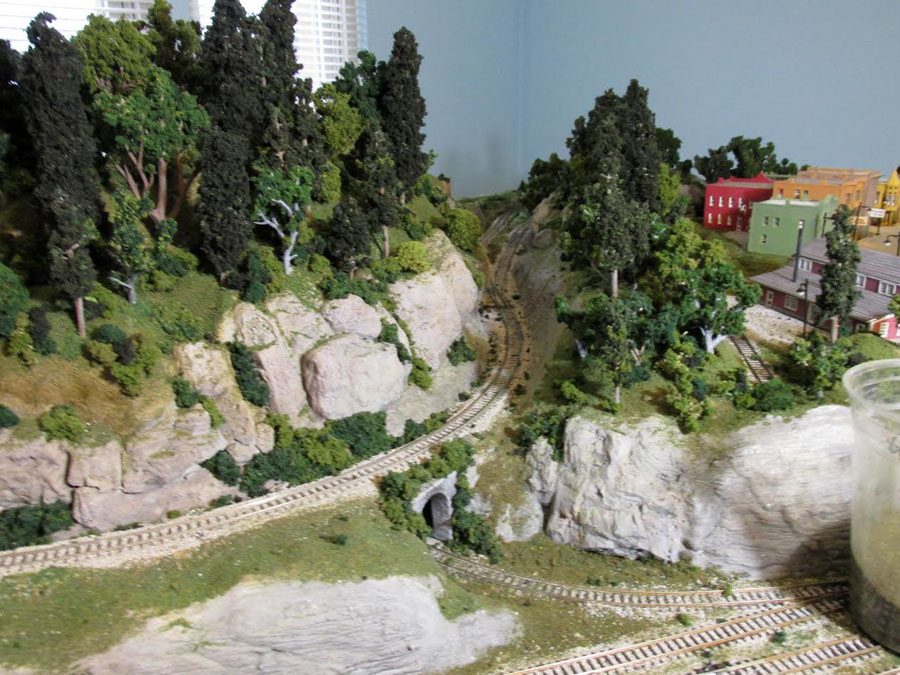n scale mountains