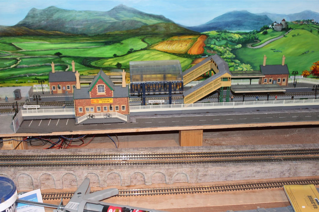 OO scale station