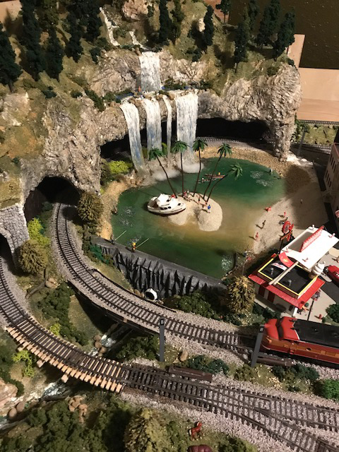 4x8 HO train layout waterfall beach