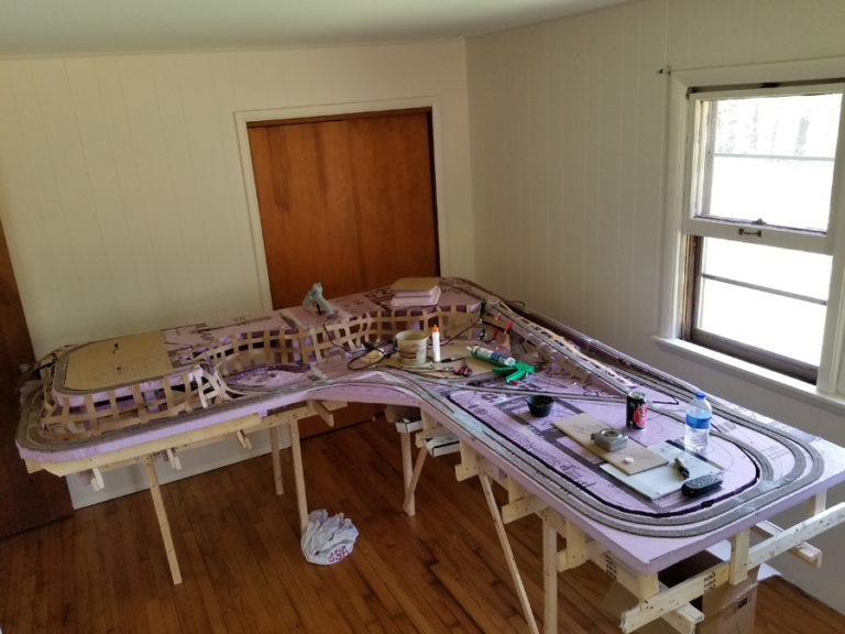 n scale train tracks