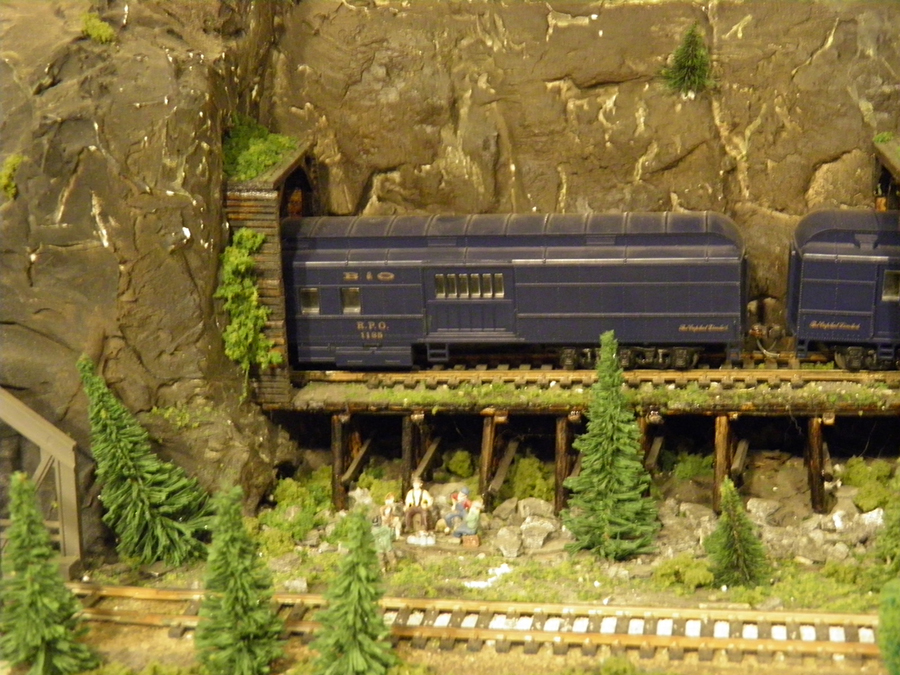 N scale tunnel