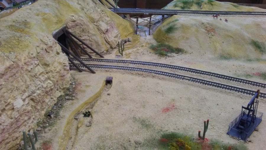 HO model train tunnel