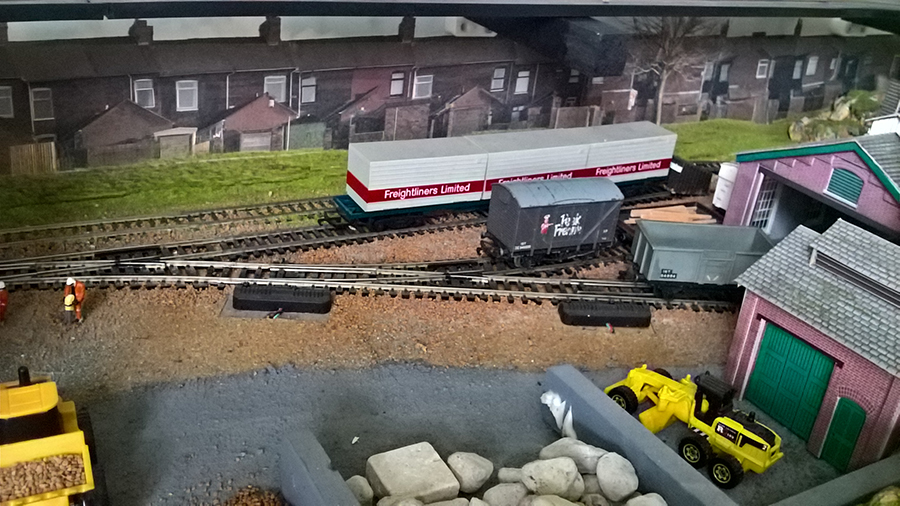 HO model train cars layout