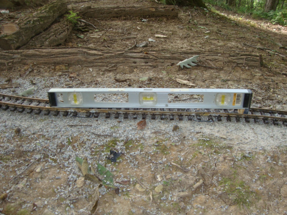 garden railroad track incline