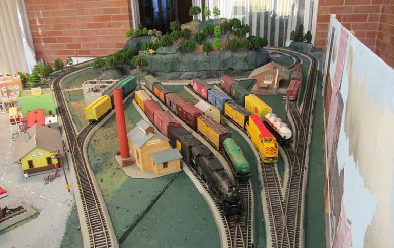 Model railroad HO double crossover - Lester's - Model railroad layouts ...