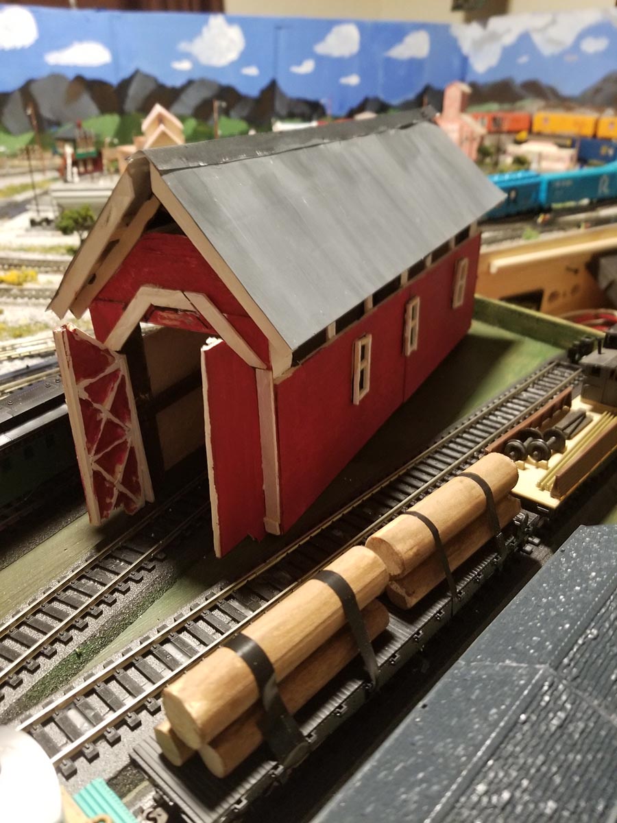 HO rail shed