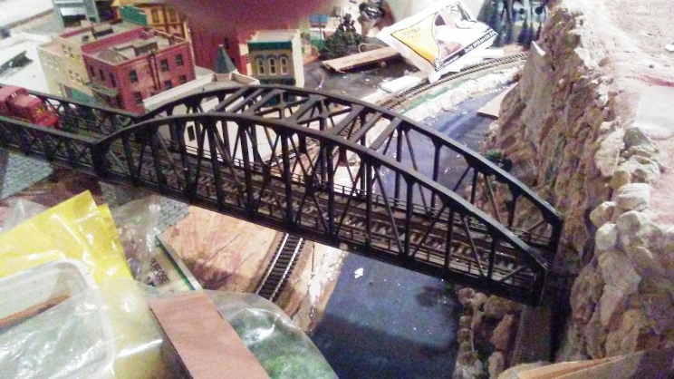 HO scale tunnel clearance