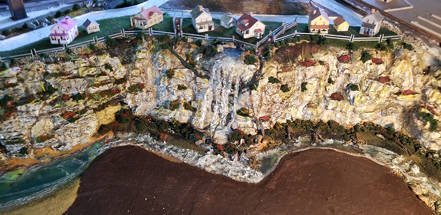 n scale cliff