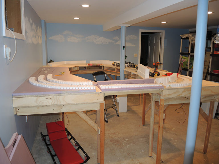HO scale track risers - Paul's - Model railroad layouts plansModel ...