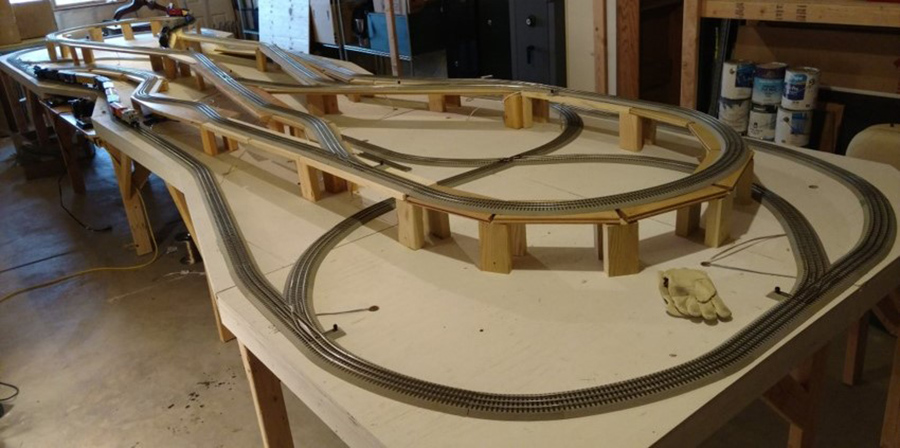 Michael's 11x27 foot O gauge Lionel layout - Two years of ...