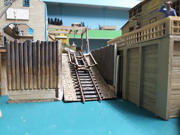 model railroad harbor layouts