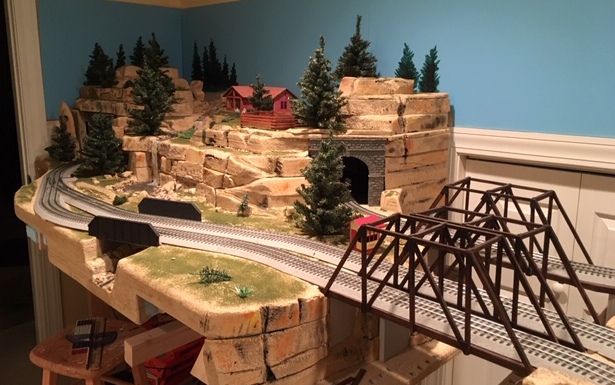 Lionel model railroad bridge