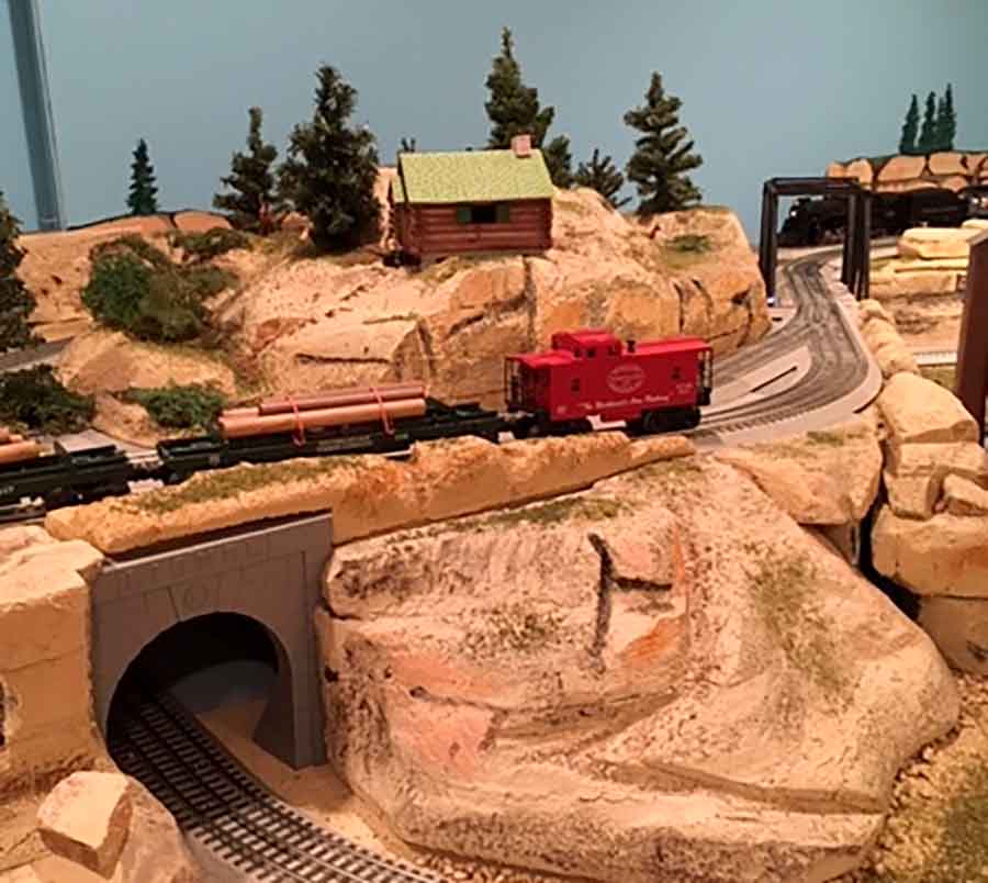 Lionel model railroad tunel entrance