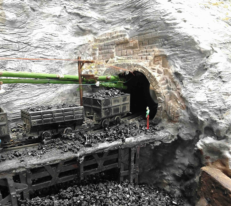 model train coal layout