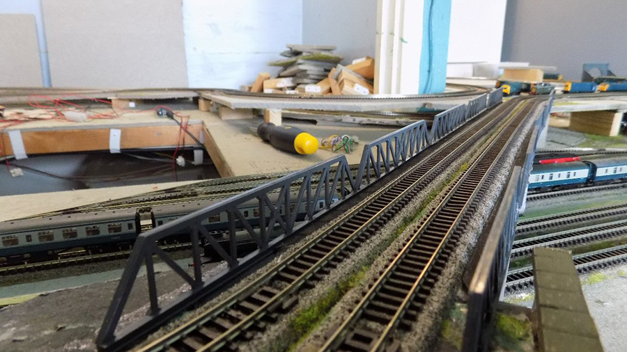 multi level n scale layout