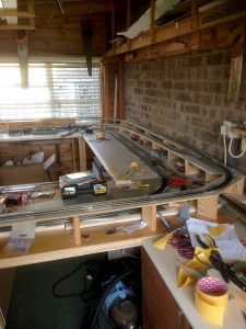 OO scale track and roadbed - Model railroad layouts plansModel railroad ...