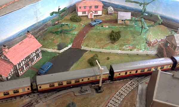model railway passenger train