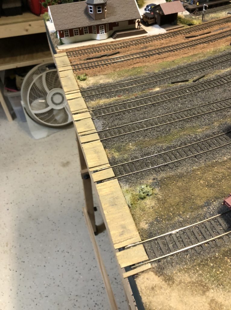 How to hide a seam on your model railroad - Model railroad layouts ...