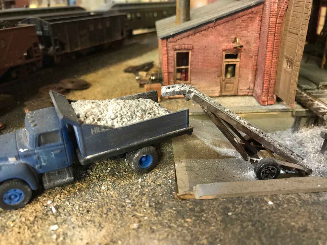 HO scale construction truck