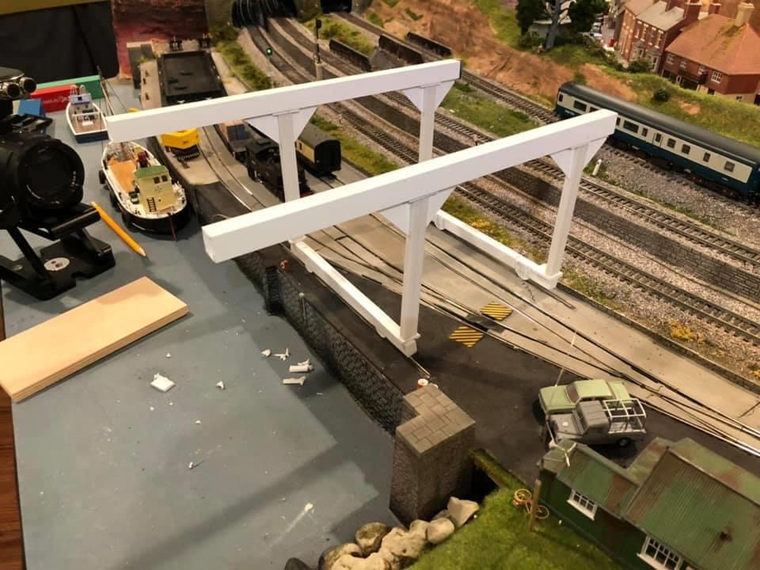 HO scale crawler crane - Model railroad layouts plansModel railroad layouts  plans