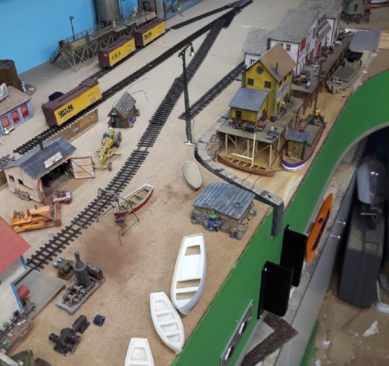 HO scale waterfront shelf layout - Model railroad layouts plansModel ...