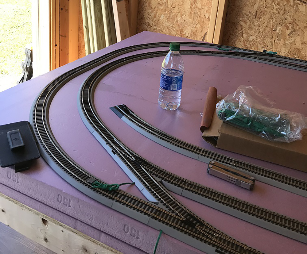 Bachmann EZ track ho scale layout
