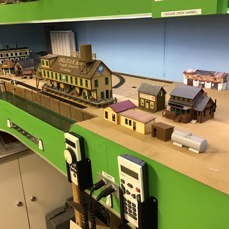 HO scale waterfront layout 