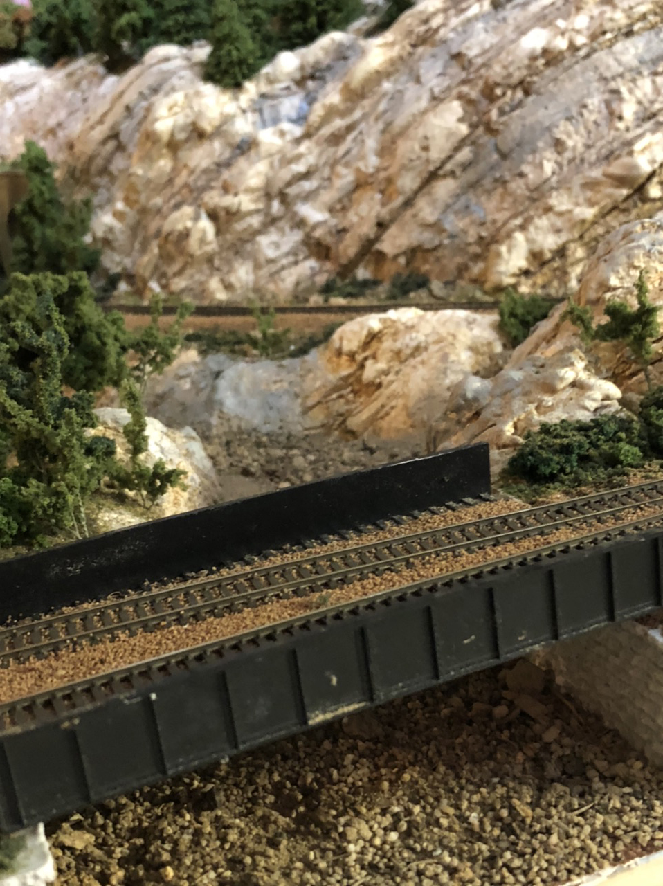 N scale mountain scenery - Model railroad layouts plansModel railroad ...
