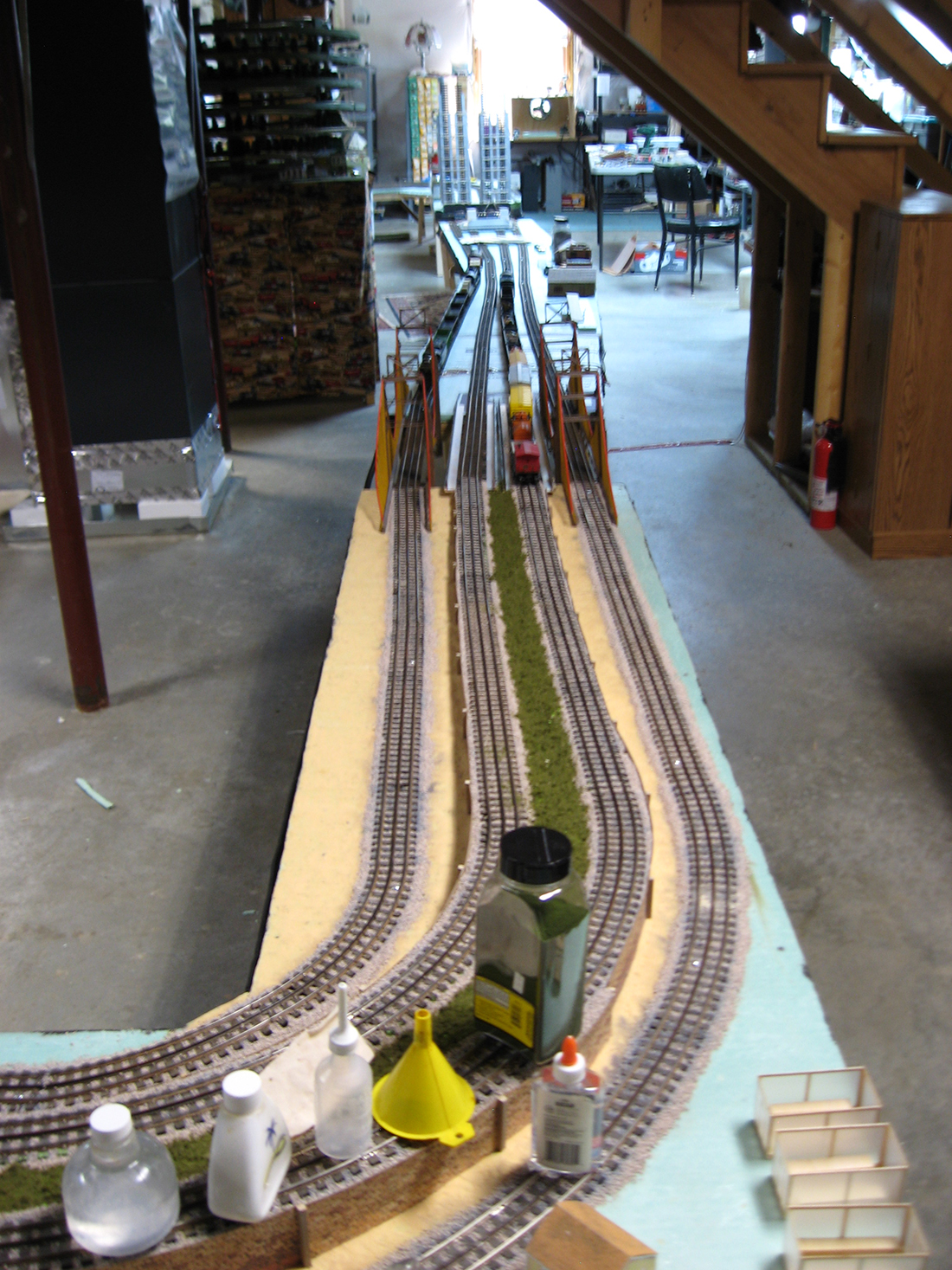 O scale train layout
