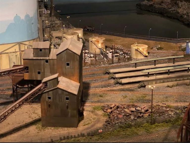 N scale oil refinery Model railroad layouts plansModel railroad