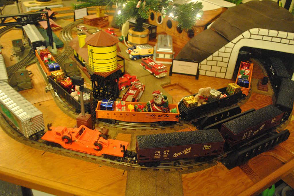 Model train Christmas village Model railroad layouts plansModel