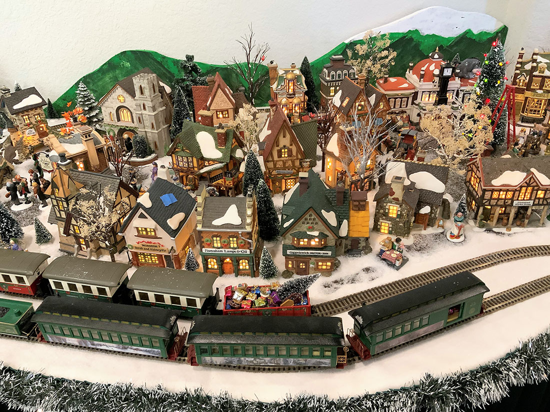 Christmas modl railroad