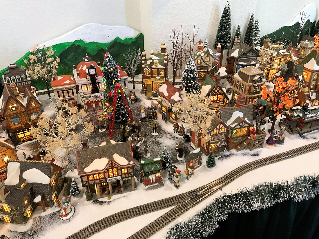 Christmas modl railroad
