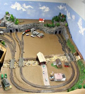 HO scale layout 13x8 - Model railroad layouts plansModel railroad ...