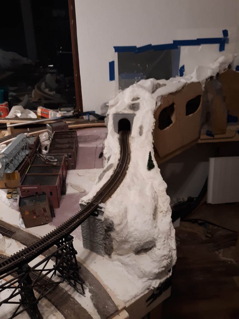 HO scale tunnels Model railroad layouts plansModel railroad layouts plans