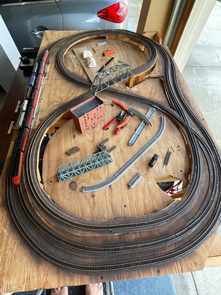HO scale figure 8 layout Model railroad layouts plansModel railroad