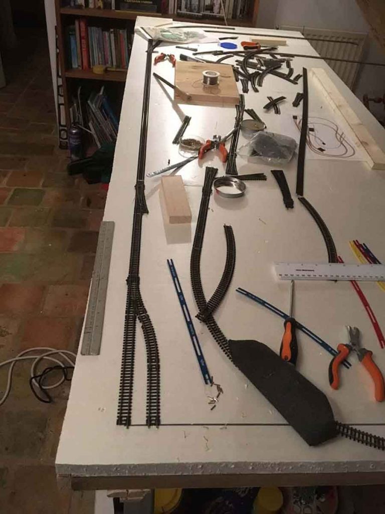 N scale door layout Model railroad layouts plansModel railroad layouts plans