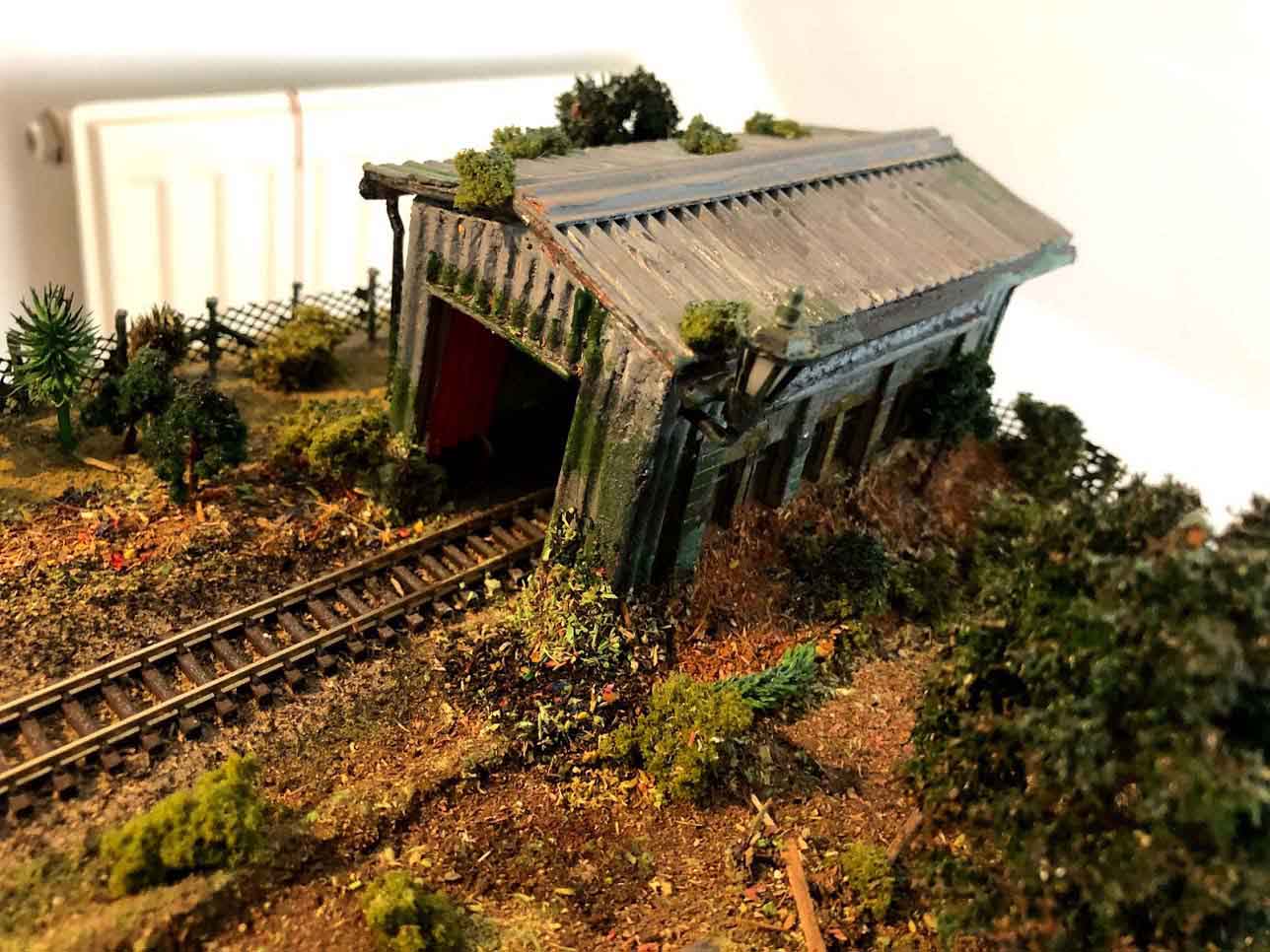 n scale door layout engine shed