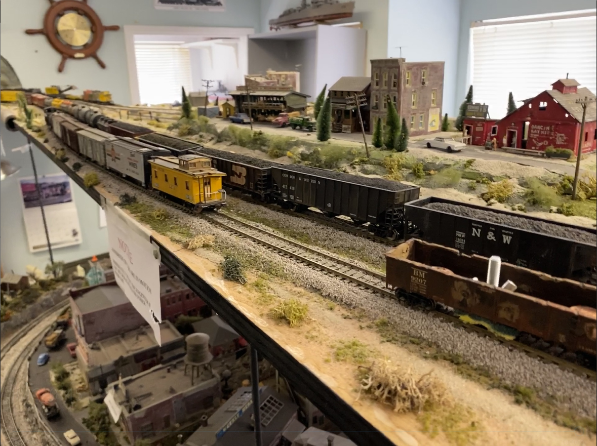 HO freight trains
